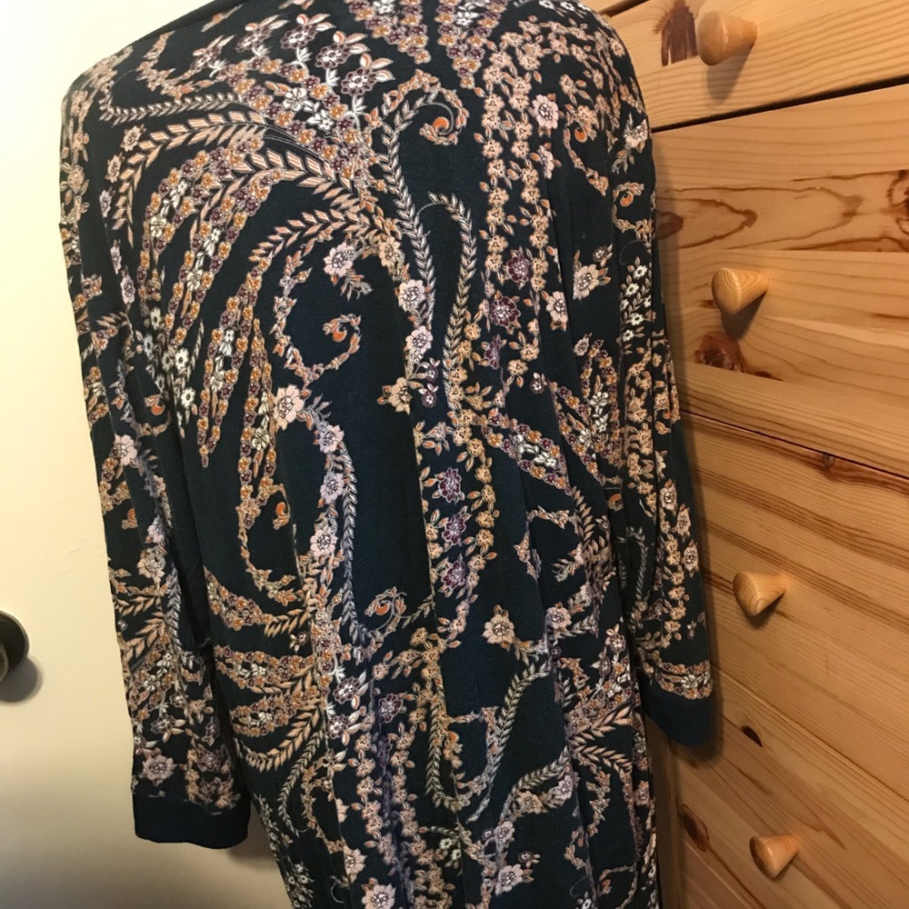 MAURICE’S paisley blouse - Picture 2 of 4